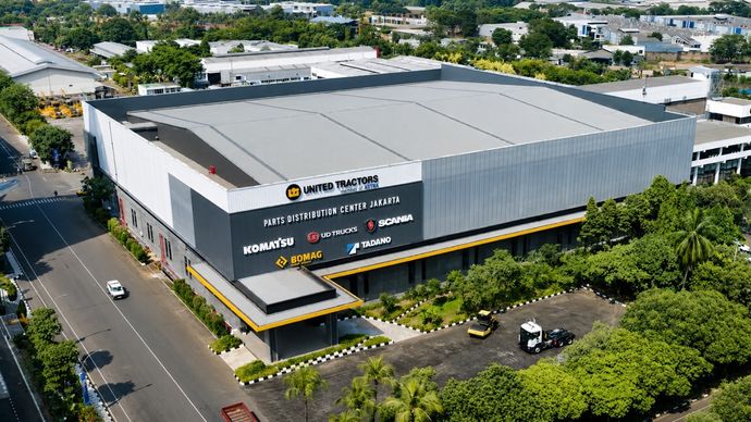  Gedung Parts Distribution Center (PDC) Jakarta.