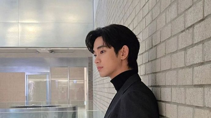 Foto terakhir yang diunggah Kim Soo Hyun di Instagram pribadinya sebelum melakukan hiatus.