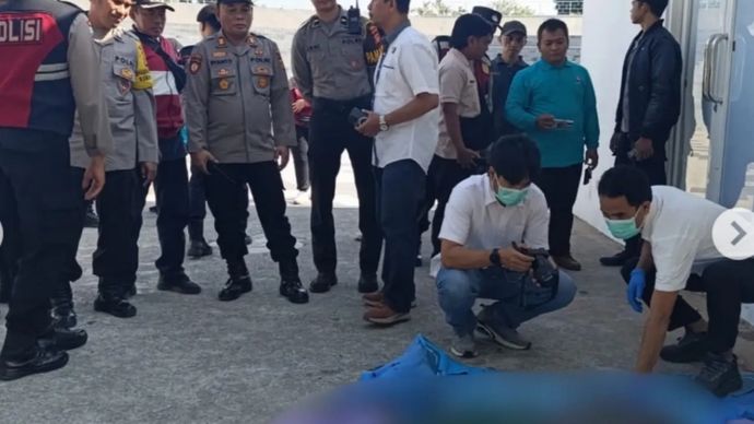 Mayat pria di Taman Teras Udayana, Mataram, Nusa Tenggara Barat (NTB). 