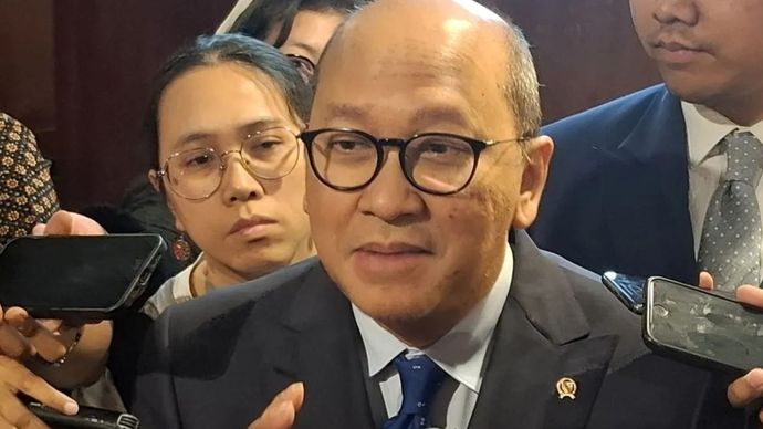 Menteri Investasi dan Hilirisasi/Kepala BKPM sekaligus CEO Badan Pengelola Investasi Daya Anagata Nusantara (Danantara) Rosan Roeslani memberikan keterangan kepada wartawan usai Konferensi Pers RAPBN dan Nota Keuangan Tahun Anggaran 2027 di Jakarta, Jumat (14/8/2026)