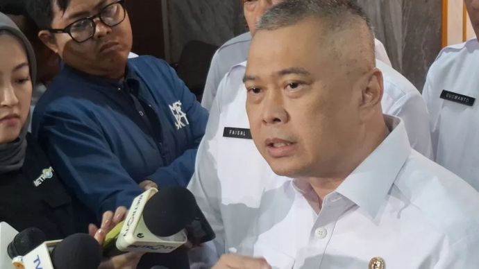 Menteri Perhubungan Dudy Purwagandhi memberikan keterangan kepada wartawan seusai rapat kerja bersama Komisi V DPR RI di Kompleks Parlemen, Senayan, Jakarta, Rabu (19/8/2026).