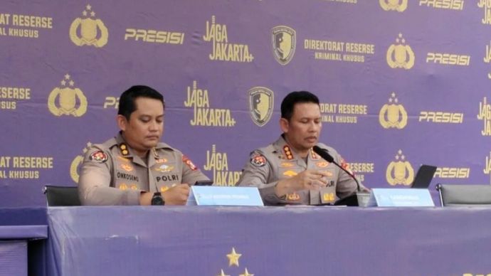 Kabid Humas Polda Metro Jaya, Kombes Pol Budi Hermanto (kanan) saat ditemui usai konferensi pers di Jakarta, Rabu, 19 Agustus 2026.