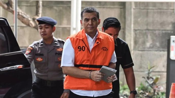 Arsip - Tersangka kasus dugaan korupsi pengurusan izin tinggal warga negara asing (WNA), Silmy Karim berjalan menuju ruang pemeriksaan di Gedung Merah Putih KPK, Jakarta, Kamis (30/7/2026). KPK memeriksa kembali mantan Wakil Menteri Imigrasi dan Pemasyarakatan (Imipas) tersebut sebagai tersangka dalam kasus dugaan korupsi pengurusan izin tinggal WNA di Indonesia