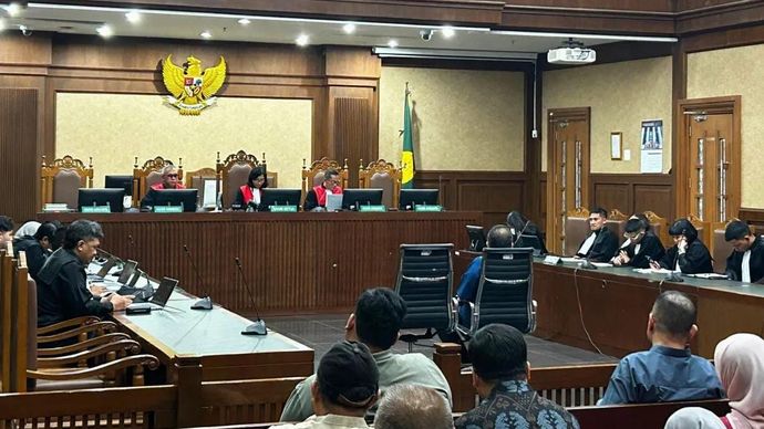 Direktur Utama PT Perusahaan Gas Negara (PGN) Tbk periode 2008&ndash;2017 Hendi Prio Santoso dalam sidang pembacaan putusan majelis hakim di Pengadilan Tipikor pada PN Jakpus