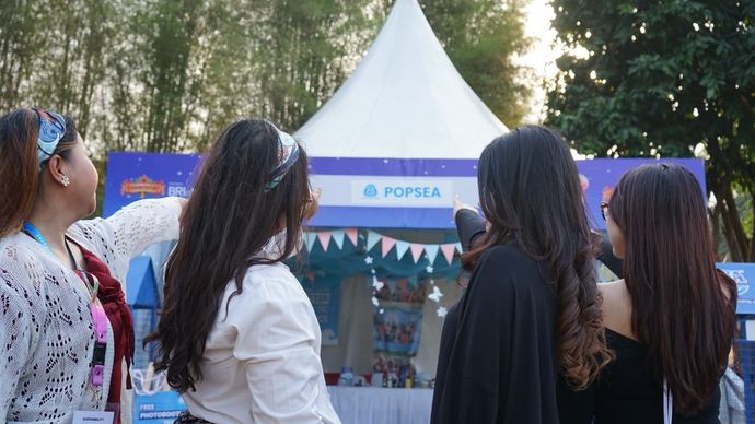 Festival musik seperti Cherrypop memang identik dengan kegembiraan. Namun, di balik itu, ada satu masalah besar yang kerap luput dari perhatian, yaitu tumpukan sampah botol plastik. POPSEA, perusahaan yang bergerak di bidang pengumpulan dan daur ulang plastik pascakonsumsi, hadir untuk mengubah kebiasaan itu menjadi kesadaran kolektif.