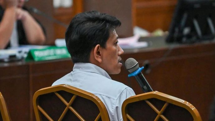 Terdakwa kasus dugaan korupsi pembiayaan ekspor Lembaga Pembiayaan Ekspor Indonesia (LPEI) Gamaginta menyampaikan keterangan pada sidang lanjutan di Pengadilan Tipikor, Jakarta, Jumat (14/8/2026). Sidang tersebut beragendakan pemeriksaan terdakwa Gamaginta oleh hakim, jaksa penuntut umum (JPU) dan penasehat hukum untuk menilai konsistensi pernyataan dengan barang bukti terkait dugaan korupsi di LPEI