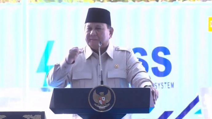 Presiden Prabowo Subianto berpidato dalam peluncuran dan peletakan batu pertama program Pembangkit Listrik Tenaga Surya (PLTS) 100 GWp di Jembrana, Bali, Selasa, 25 Agustus 2026.