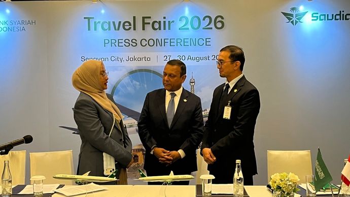 Rima Dwi Permatasari selaku SVP Islamic Ecosystem Group Head BSI (kiri), Reham Zarei selaku Director East Asia &amp; Australia (tengah), Andri Bermawi selaku Direktur GSA Saudia Indonesia