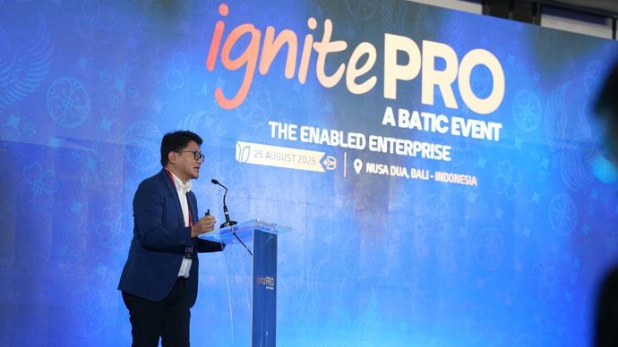 Direktur Pengembangan Ekosistem Digital, Kementerian Komunikasi dan Digital RI Dr. Sonny Hendra Sudaryana memberikan paparan pada forum ignitePRO sebagai bagian dari rangkaian Bali Annual Telkom International Conference (BATIC) 2026. 