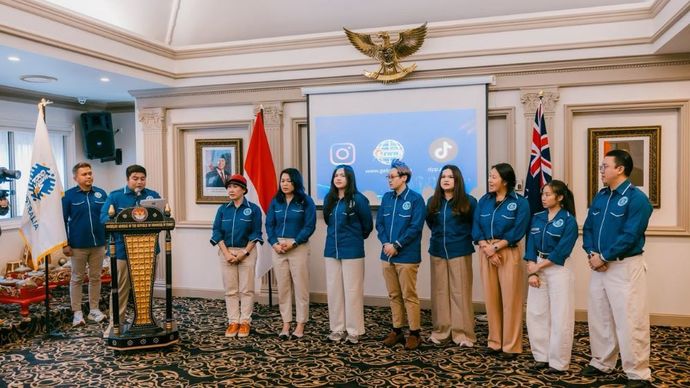 Ketua Umum DPP GEKRAFS Kawendra Lukistian melantik resmi melantik Dewan Perwakilan Luar Negeri (DPLN) GEKRAFS Australia. (Istimewa) 
