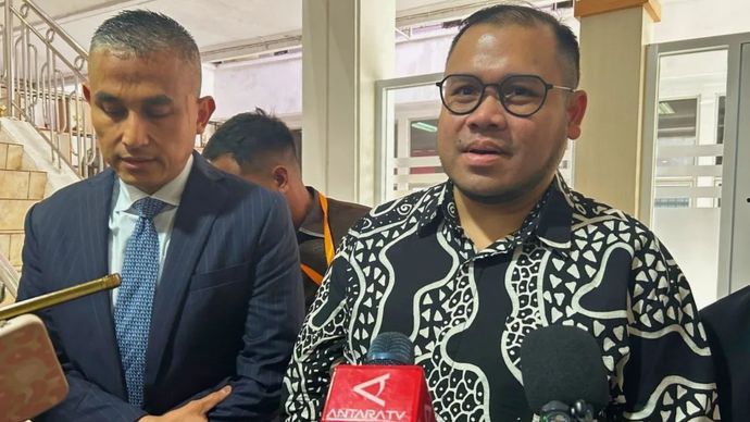 Mantan Konsultan Teknologi di Kemendikbudristek Ibrahim Arief alias Ibam (kanan) saat ditemui usai persidangan pembacaan putusan banding di Pengadilan Tinggi DKI Jakarta