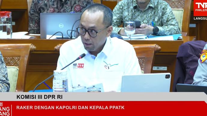 Kepala PPATK Ivan Yustiavandana saat rapat dengan Komisi III DPR RI. 