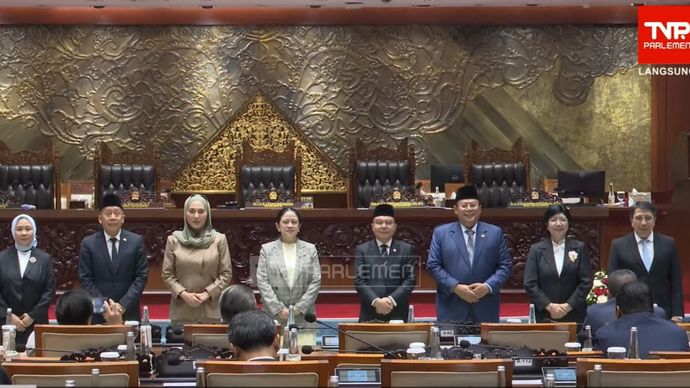 Pimpinan DPR RI bersama pimpinan BI terpilih. 