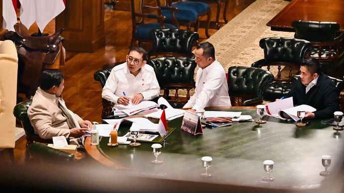 Prabowo Terima Menteri Kebudayaan Bahas Usulan Gelar, Tanda Jasa, dan Tanda Kehormatan