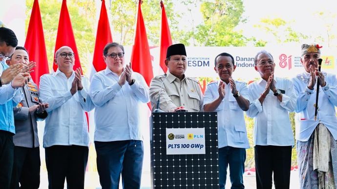Presiden Prabowo Subianto menyampaikan optimismenya terhadap peluncuran program pembangkit listrik tenaga surya (PLTS) 100 gigawatt peak (GWp) di Kabupaten Jembrana, Provinsi Bali, pada Selasa, 25 Agustus 2026.
