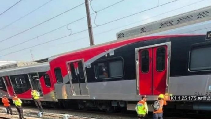 Tangkapan layar - Gerbong Commuter Line No.1203 relasi Bogor-Jakarta anjlok di Stasiun Jakarta Kota