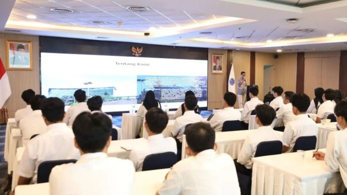 Arsip - Sebanyak 50 peserta dari lulusan baru perguruan tinggi di Indonesia mengikuti seleksi program Maganghub Kementerian Ketenagakerjaan (Kemnaker) tahun 2025 di Kantor Pusat AirNav Indonesia.
