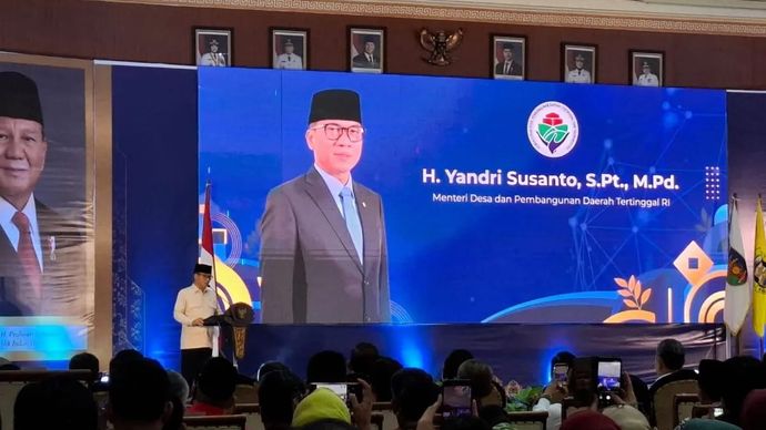 Menteri Desa dan Pembangunan Daerah Tertinggal (Mendes PDT) Yandri Susanto memaparkan soal program Koperasi Desa/Kelurahan Merah Putih (KDKMP), di Bandarlampung
