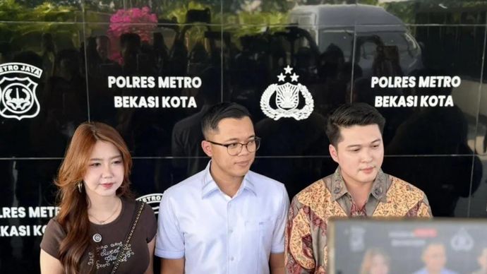Kasat Reskrim Polres Metro Bekasi Kota Kompol Verdika Bagus Prasetya (tengah) saat ditemui di Polres Metro Bekasi Kota