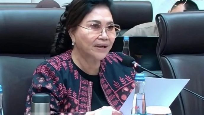 Wakil Ketua Komisi VII DPR RI Evita Nursanty saat memimpin rapat di kompleks parlemen, Jakarta, Selasa, 8 September 2026.