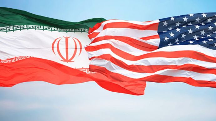 Ilustrasi - Bendera Amerika Serikat dengan bendera Iran.