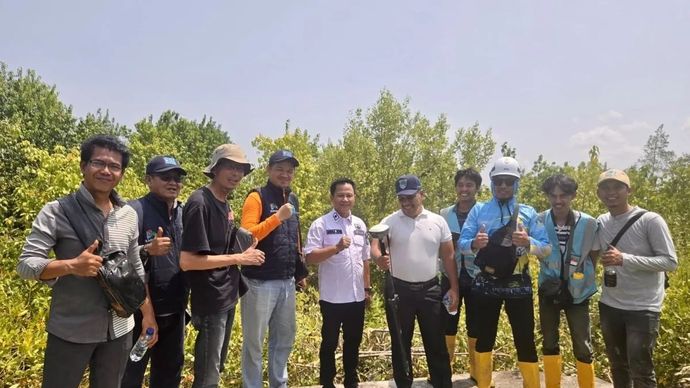 Pemerintah Kabupaten Ogan Komering Ilir (OKI), Sumatera Selatan, bersama PT PLN (Persero) Unit Induk Distribusi Sumatera Selatan, Jambi, dan Bengkulu (UID S2JB) mempercepat pembangunan 13 Pembangkit Listrik Tenaga Surya (PLTS) Komunal di sejumlah desa wilayah pesisir.
