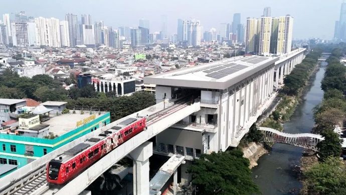 Layanan Light Rail Transit (LRT) Jakarta Fase 1B (Manggarai-Velodrome). Moda tersebut mulai beroperasi secara terbatas hari ini, Kamis, 10 September 2026 sebagai bagian dari uji coba hingga 16 September 2026 dan diperuntukkan untuk undangan, perwakilan warga, lembaga, key opinion leader (KOL), dan jurnalis.