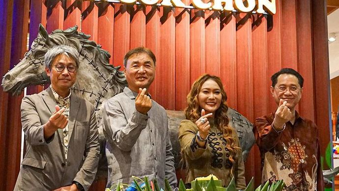 Restoran milik Inul Daratista, Min Sok Chon. 