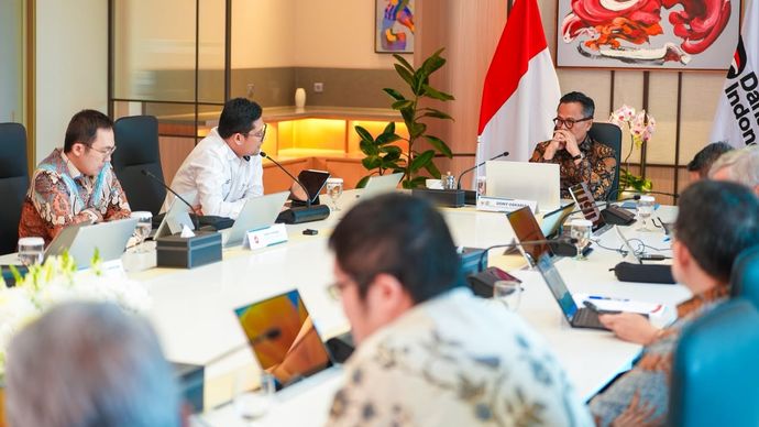 Kepala BP BUMN sekaligus COO Danantara Dony Oskaria mendorong penyelesaian persoalan LRT City dilakukan secara menyeluruh dengan tetap mengutamakan hak dan kepentingan konsumen.  