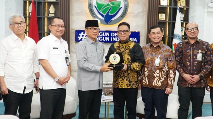 Mendes PDT Dukung Perluasan Perlindungan Pekerja Rentan melalui Dana Desa