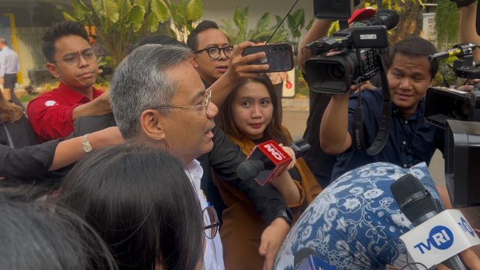 Menteri Keuangan (Menkeu) Suahasil Nazara menghadiri rapat terbatas (ratas) yang dipimpin Presiden Prabowo Subianto di Istana Kepresidenan