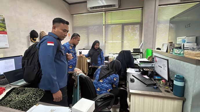 Penggeledahan Kejagung di kantor lingkungan Pemkot Bekasi. 