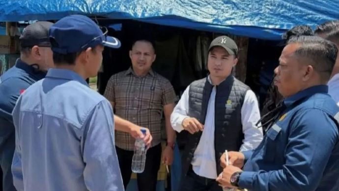Kepala BPMA Mawardi Nur saat melakukan verifikasi faktual sumur minyak rakyat di Kabupaten Aceh Timur, Jumat (21/8/2026).