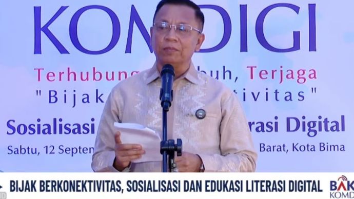 Wali Kota Bima, H. A. Rahman H. Abidin memberikan sambutan pada kegiatan sosialisasi edukasi digital hasil kolaborasi BAKTI Komdigi dan Nusantara TV