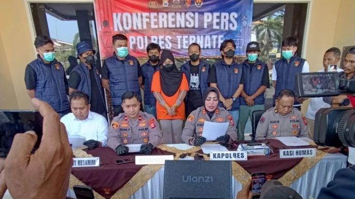 Kapolres Ternate AKBP Anita Ratna Yulianto memberikan keterangan terkait kasus dugaan investasi ilegal Zahra Berkah dalam konferensi pers di Ternate, Maluku Utara, Senin, 21 September 2026.