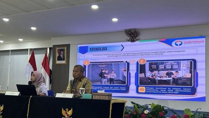 Anggota Ombudsman Syafrida Rachmawati dan Fikri Yasin memberikan keterangan kepada media terkait temuan di Lapas Kelas IIA Cibinong, di Jakarta, Kamis, 24 September 2026