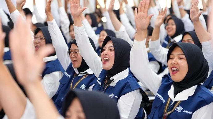 Peserta calon manajer Koperasi Desa/Kelurahan Merah Putih (KDKMP) mengikuti pembukaan pelatihan manajerial di Pusdik Armed Cimahi, Jawa Barat, pada Jumat, 17 Juli 2026.