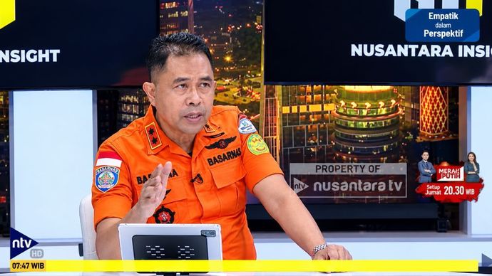 Deputi Bidang Bina Tenaga dan Potensi Pencarian &amp; Pertolongan Basarnas, Barokna Haulah dalam program DARI MEJA REDAKSI di Nusantara TV