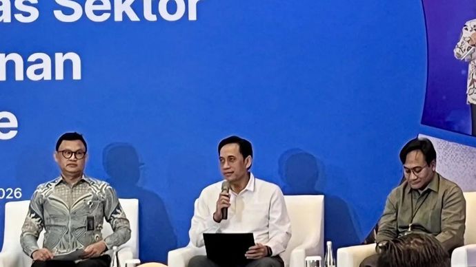 Direktur Pengendalian Ruang Digital Komdigi Safriansyah Yanwar Rosadi (tengah) dalam Forum Group Discussion (FGD) 