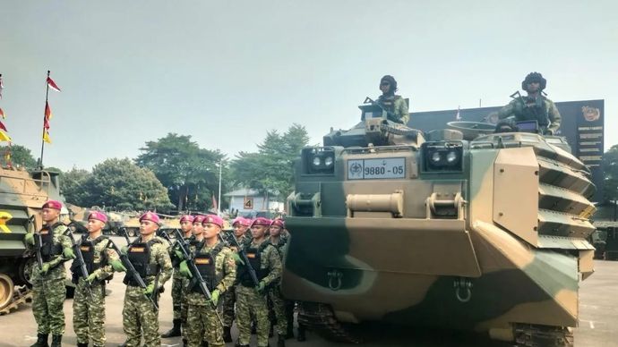 Kendaraan tempur amfibi milik Marinir TNI AL yakni AAV-M35 di Markas Marinir, Cilandak, Jakarta Selatan, Senin, 28 September 2026