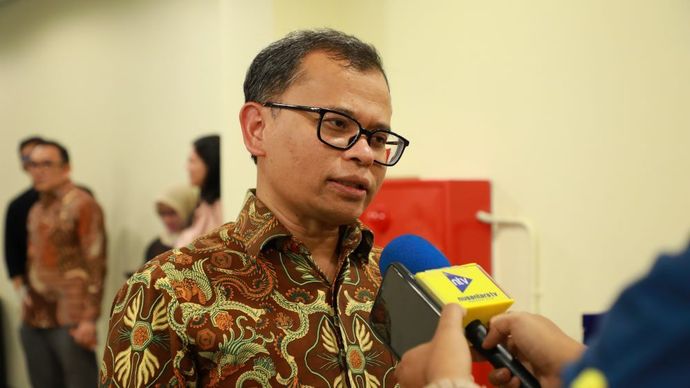 Direktur Eksekutif Surveilans, Pemeriksaan, dan Pengaturan Bank Lembaga Penjamin Simpanan (LPS), Ridwan Nasution menjawab pertanyaan media usia hadir menjadi pembicara dalam gelar wicara (talkshow) Nusantara TV Goes to Campus bertajuk &ldquo;Money Talk, No Stress&rdquo; di UI, Depok