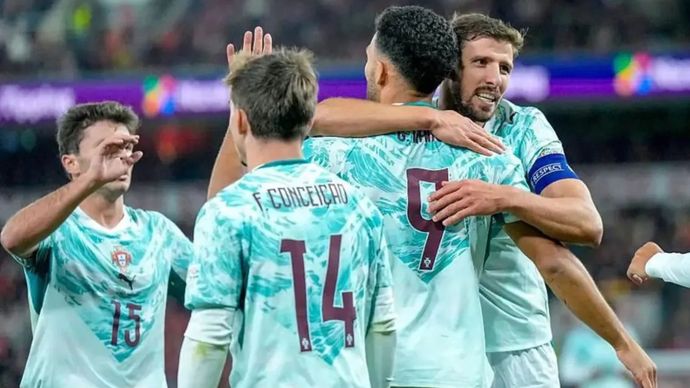 Goncalo Ramos (kedua kanan) mencetak gol kedua saat Portugal menang 2-1 atas Norwegia dalam pertandingan UEFA Nations League 2026/27 di Ullevaal Stadium pada Senin (28/92/2026).