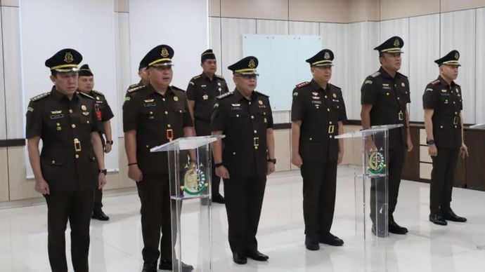 Pelantikan dan serah terima jabatan tiga kepala kejaksaan negeri di wilayah Jakarta, Jakarta, Rabu (30/9/2026)