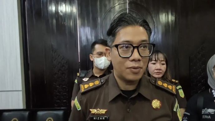 Kepala Seksi Tindak Pidana Umum Kejaksaan Negeri Kabupaten Bandung Nizar Febriansyah saat memberikan keterangan di Bandung, Jawa Barat, Rabu, 30 September 2026.