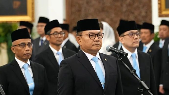 Jenderal TNI (Purn) Dudung Abdurachman dilantik sebagai Menteri Koordinator Bidang Politik dan Keamanan oleh Presiden Prabowo Subianto di Istana Negara, Jakarta, Kamis, 1 Oktober 2026.