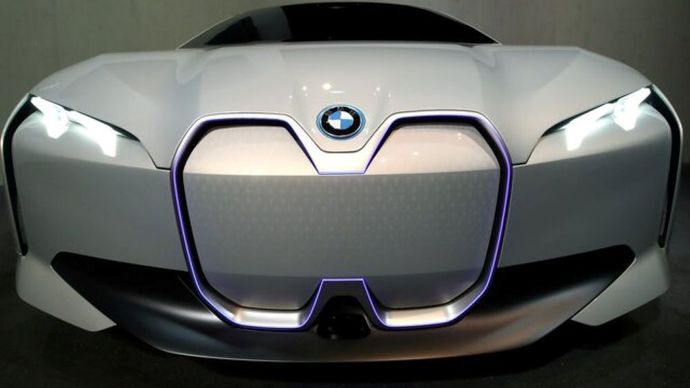 BMW i4 terlihat selama konferensi pers tahunan perusahaan di Munich, Jerman, 21 Maret 2018. (Foto: Dok/Michael Dalder/Reuters)