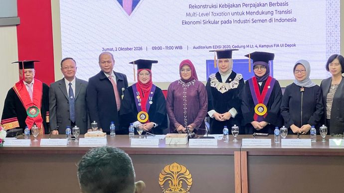 Ekawati Rini Lestari resmi menyandang gelar doktor ilmu administrasi Universitas Indonesia. 