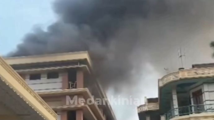 Asrama bidan yang berada di lingkungan Institut Kesehatan Medistra (IKM), Jalan Sudirman, Lubuk Pakam, Deli Serdang, mengalami kebakaran pada Kamis (1/10/2026) sore.
