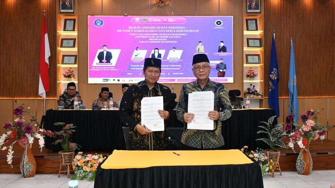 Bedah Buku Akademik Muslim Ahmadiyah dan Indonesia: 100 Tahun Keberagamaan &amp; Kerja Kemanusiaan di Auditorium UIN Salatiga