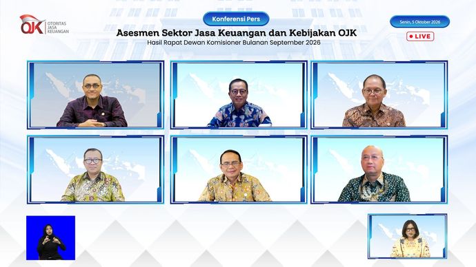 Dewan Komisioner Otoritas Jasa Keuangan (OJK) saat menyampaikan hasil Rapat Dewan Komisioner Bulanan terkait asesmen Sektor Jasa Keuangan yang tetap stabil di tengah dinamika global, Senin (5/10/2026)